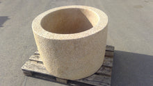 Lade das Bild in den Galerie-Viewer, Trog Granit SOL, D= 90cm H= 60 cm, OF gestockt
