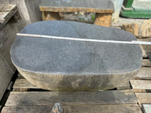 Lade das Bild in den Galerie-Viewer, Granit Gala Sitzstein, ca. 105 x 65 x 45cm
